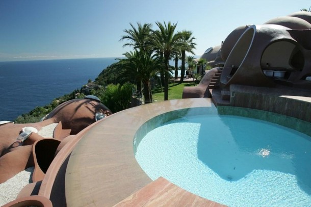 Bu məşhurun sarayı 656 milyona satılır - FOTOLAR